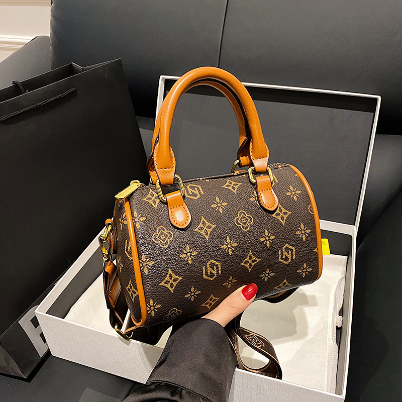 时尚百搭波士顿单肩枕头包女士休闲质感圆筒包轻奢复古斜跨肩包女