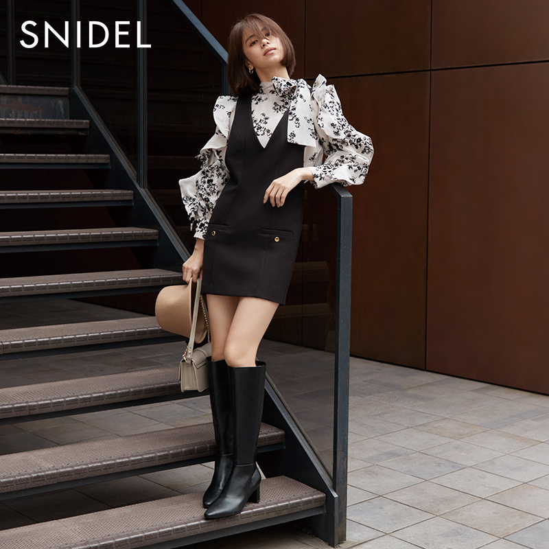 SNIDEL2022秋冬新品通勤时尚V领纯色粗花呢吊带连衣裙SWFO225034