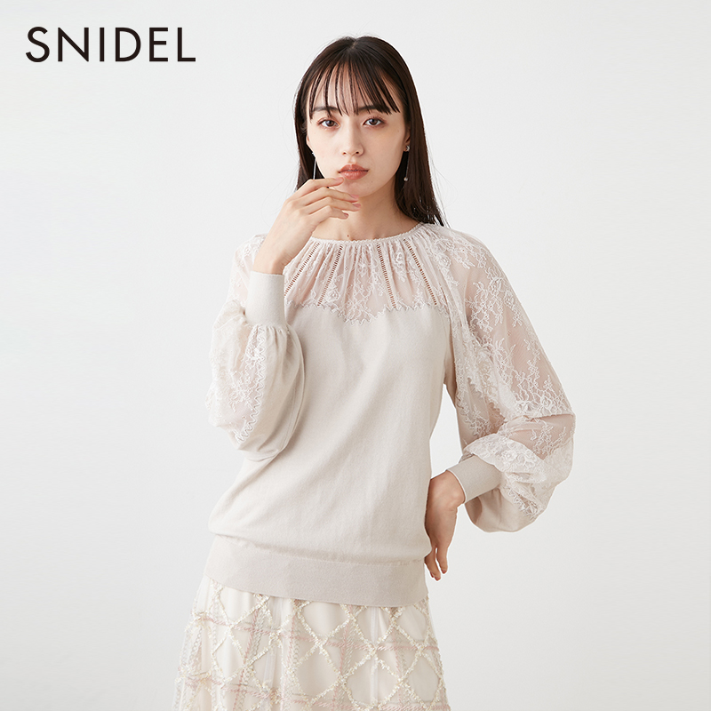 SNIDEL新品品质女装纯色透视圆领蕾丝刺绣针织衫SWNT235022