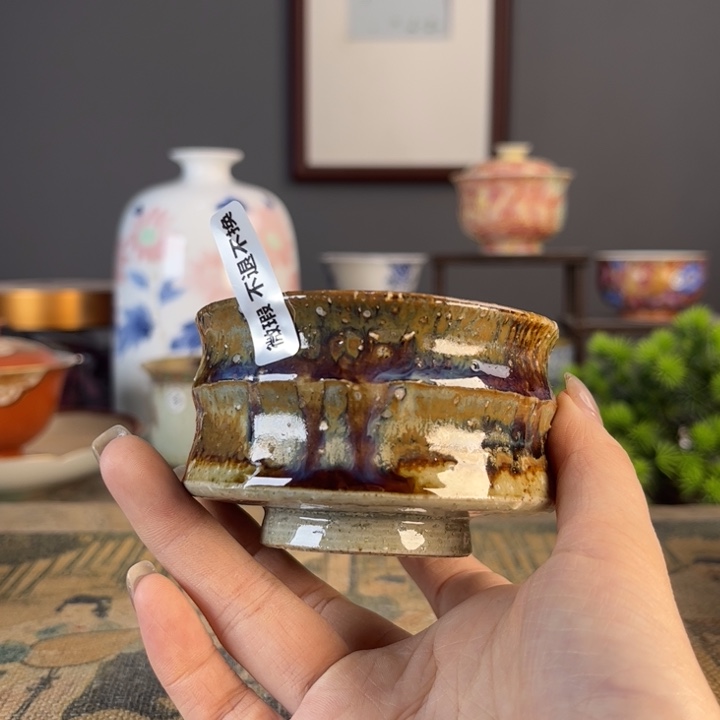 摆件景德镇陶瓷茶杯里