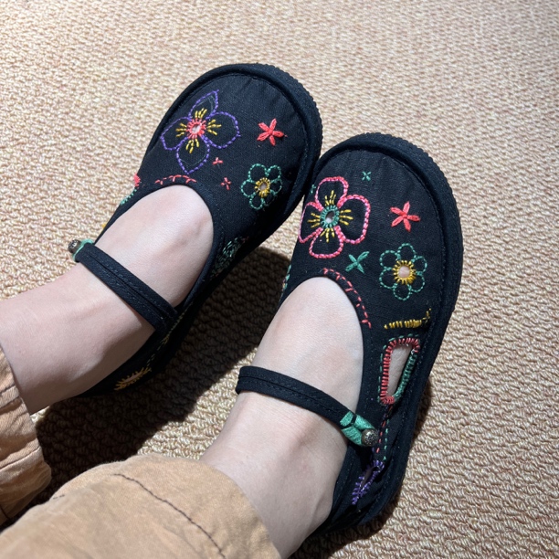 二囍古朴20221201私人定制小花镂空洞洞布鞋单鞋