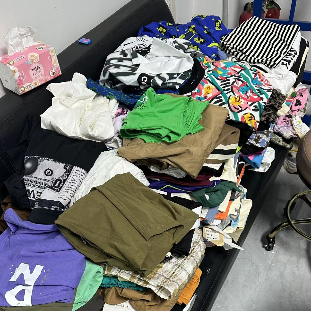 2儿童长袖时尚百搭情侣夏季印花圆领儿童长袖时尚百情侣夏季印花