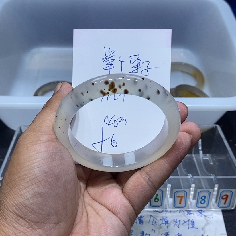 【闪购商品】玛瑙/玉髓手镯未镶嵌举****-