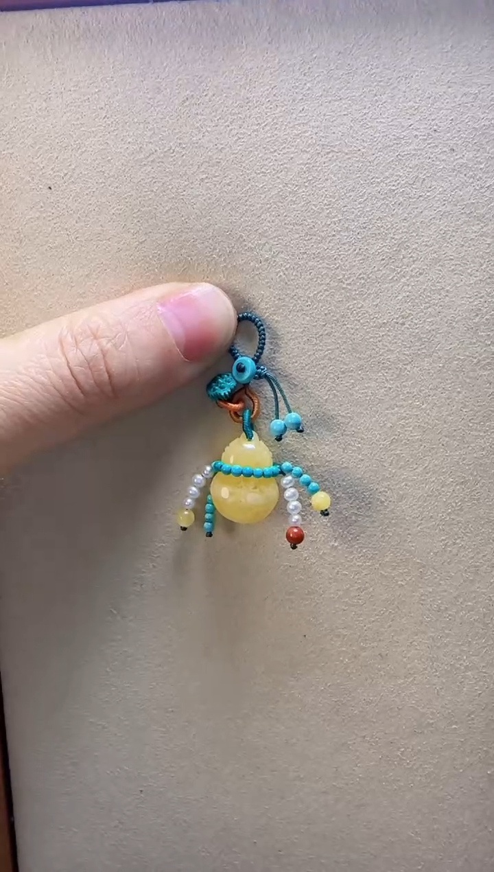 【闪购商品】蜜蜡裸石未镶嵌B01936