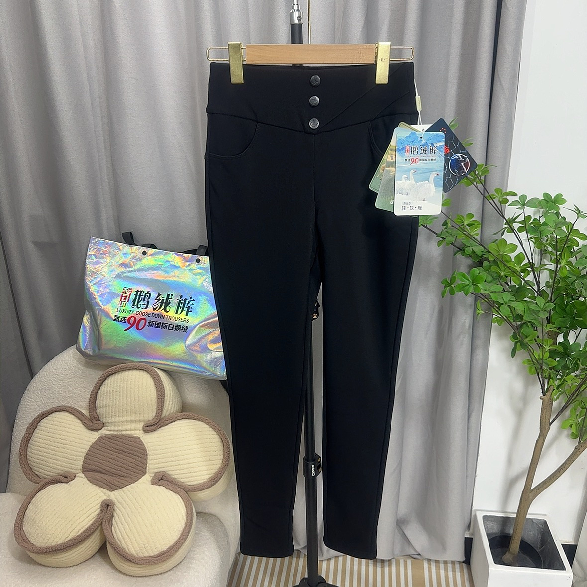 2025羊绒鹅绒裤女显瘦休闲弹力白鹅绒高腰外穿黑色高弹羊毛小黑裤