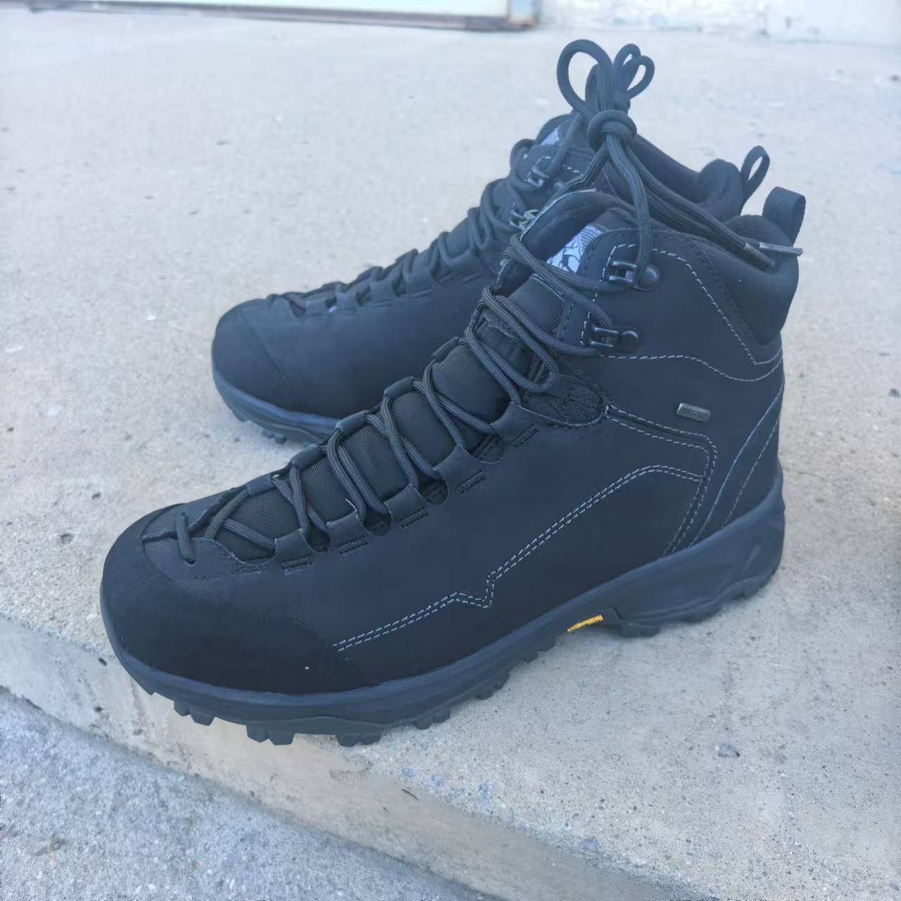 黄金V底冰面防滑中帮户外徒步登山鞋秋冬耐磨运动时尚加厚冬季