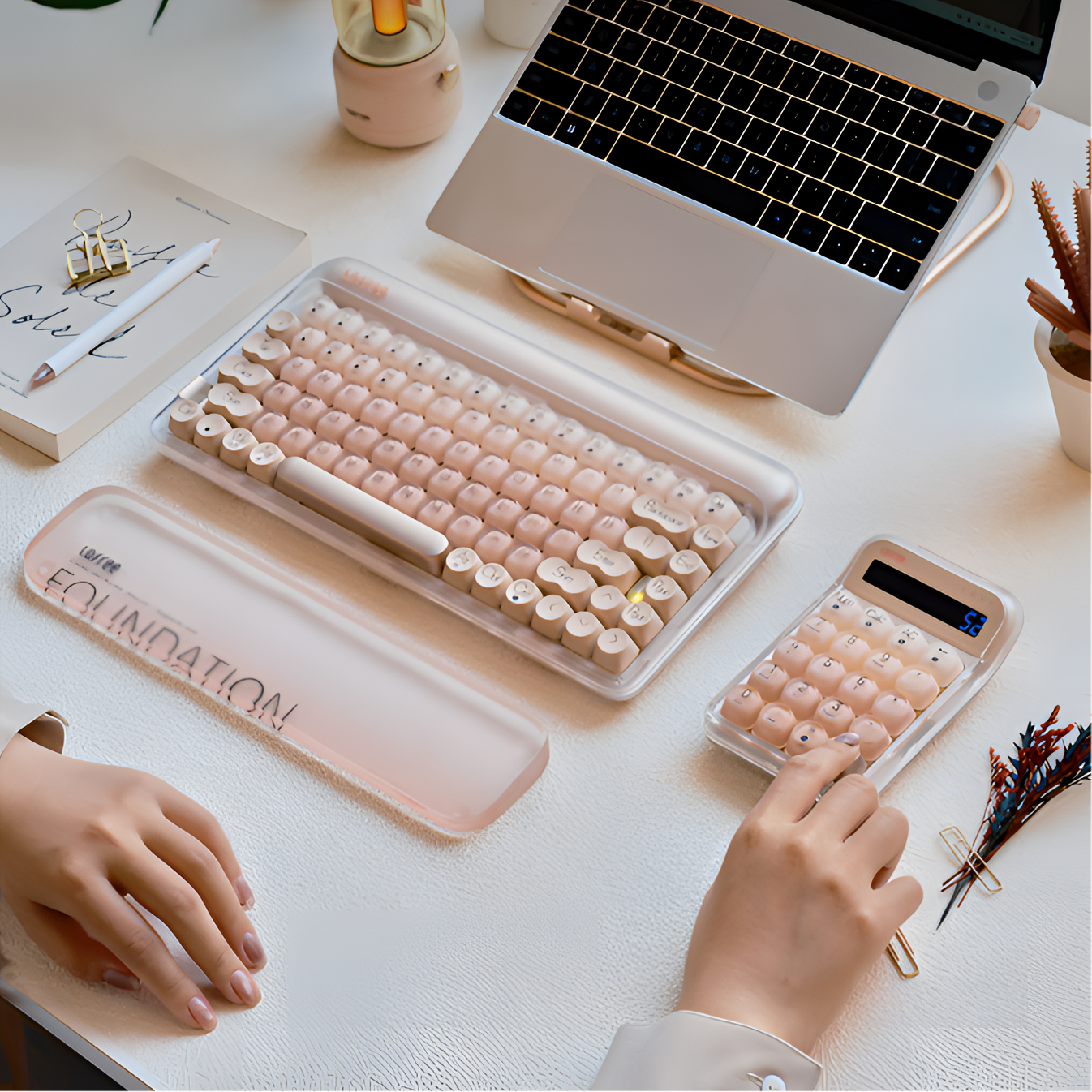 粉底液圆点蓝牙机械键盘鼠标三模裸粉色女生可爱充电无线颜值键盘商品图