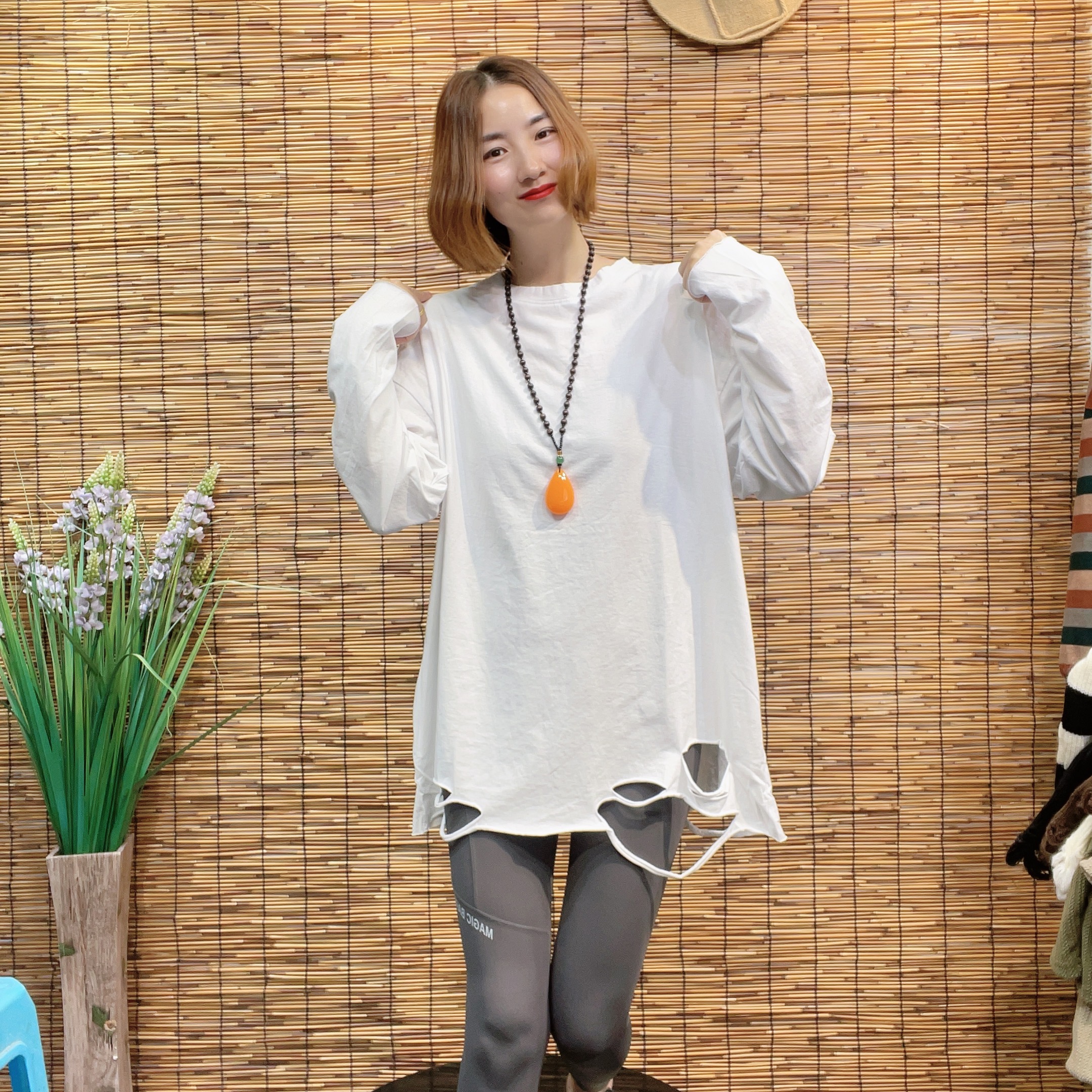 YXR&秋冬时尚新款白T恤宽松休闲百搭不规则破洞款打底长袖秋冬