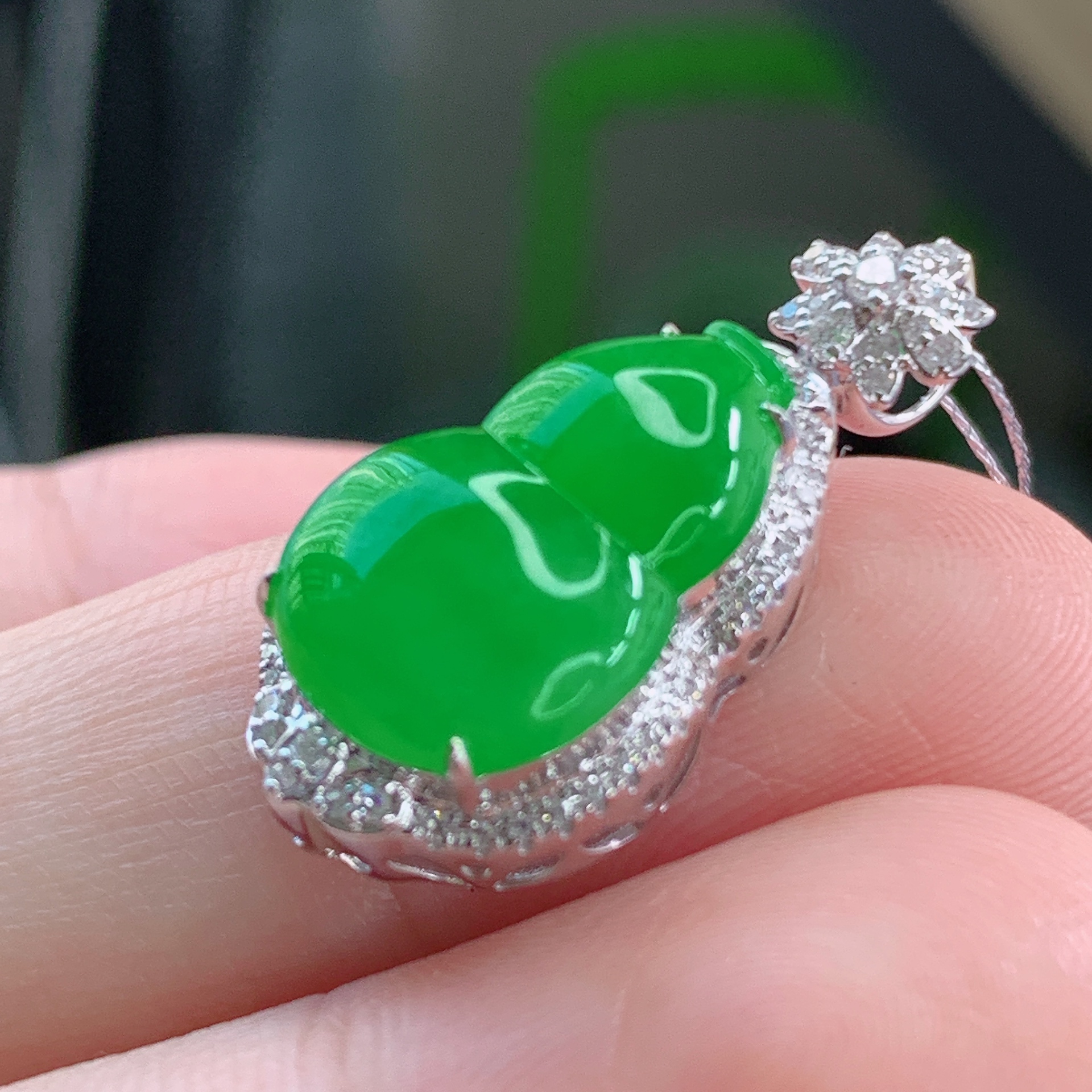 天然缅甸A货阳绿满绿翡翠葫芦吊坠18k金镶嵌玉挂件