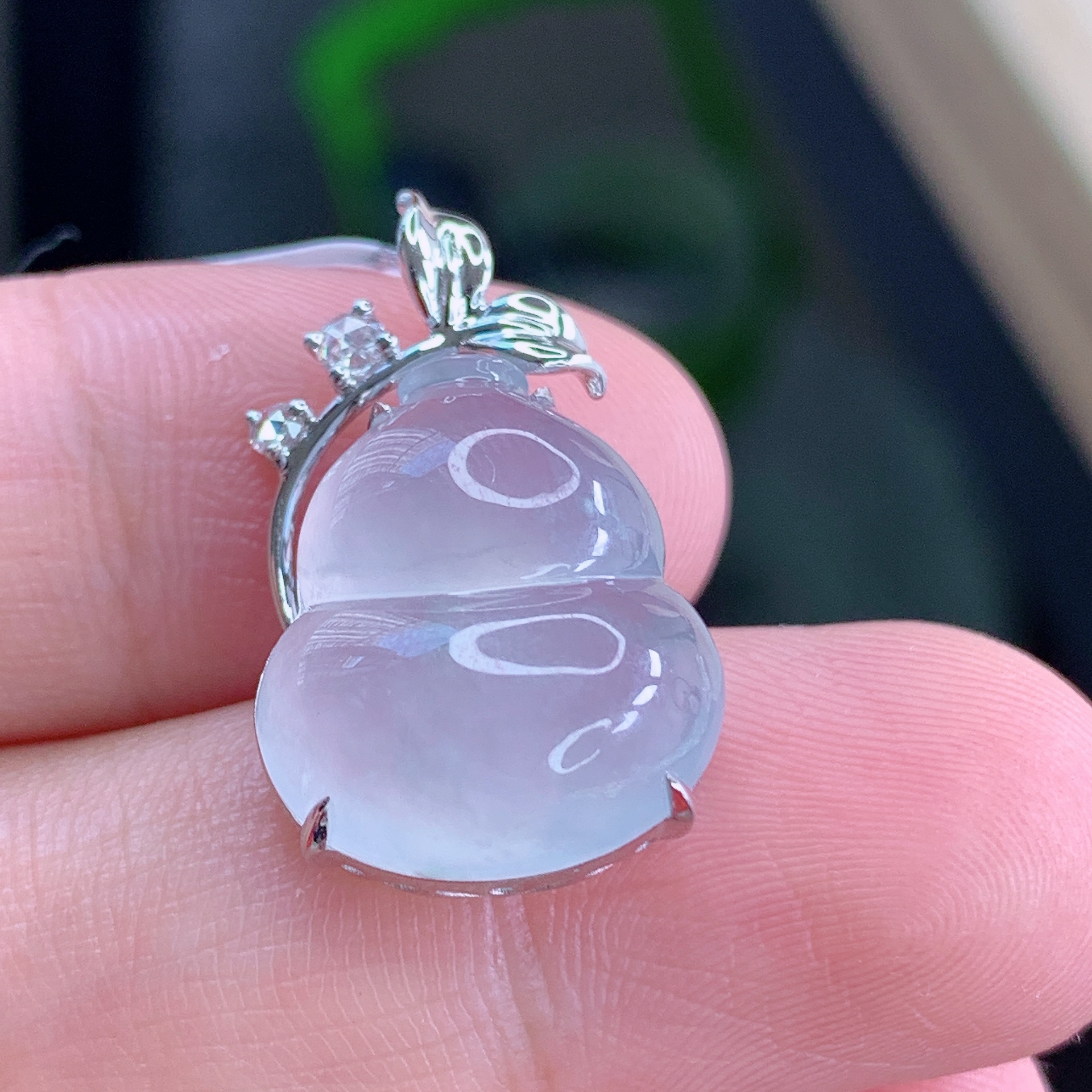 天然缅甸A货冰种冰透翡翠葫芦吊坠18k金镶嵌