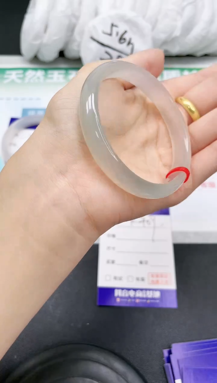 【闪购商品】石英质玉手镯未镶嵌30K409-58