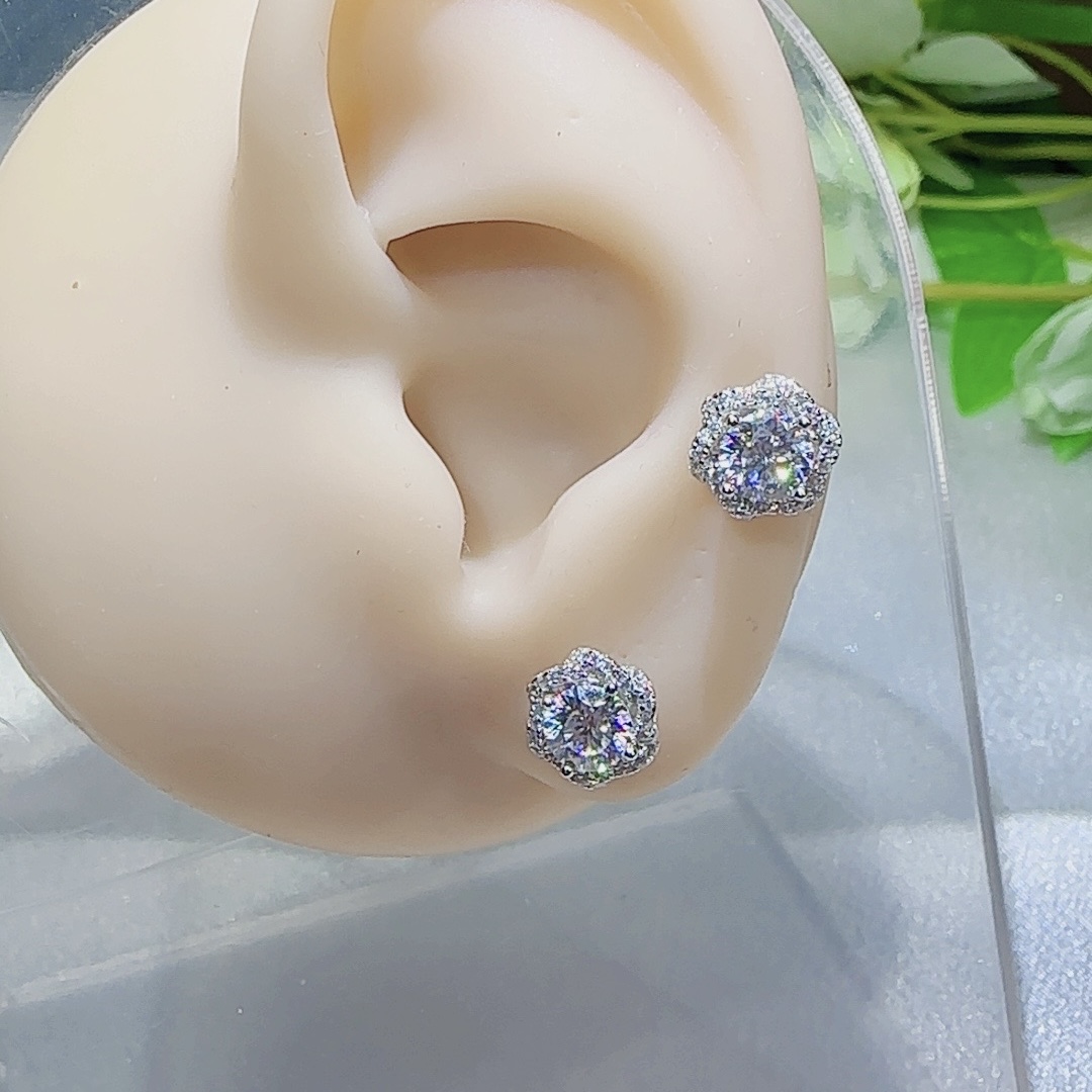 925银莫桑石银制品  【玫瑰花】耳钉耳饰女经典简约时尚款0·5ct/1ct