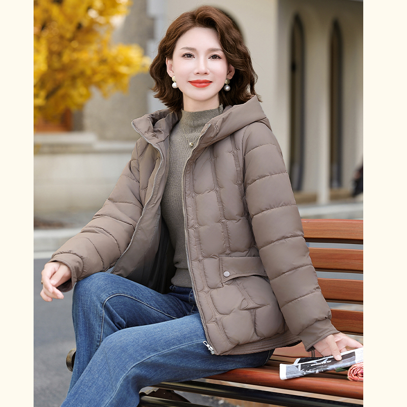 中年妈妈冬装羽绒棉服2024新款洋气中老年短款棉衣外套小个子棉袄