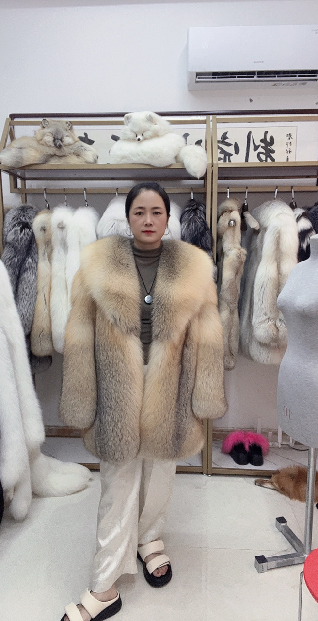 进口金岛狐整皮原色中长款外套