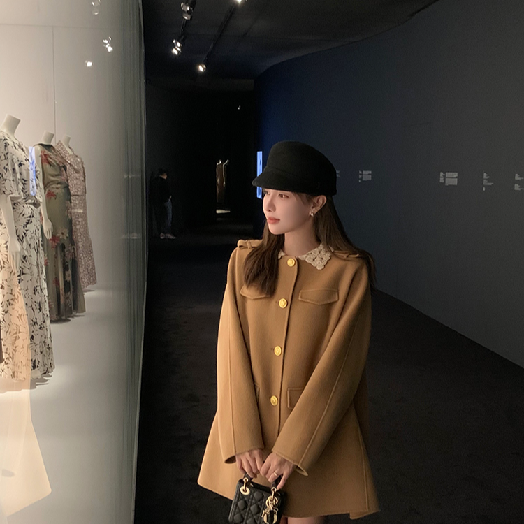 施薇靓 时装周大衣 奢感羊绒双面呢复古千金有袖版斗篷毛呢大衣女