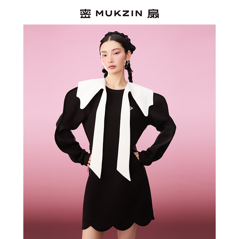 密扇黑白撞色连衣裙M233D30003001