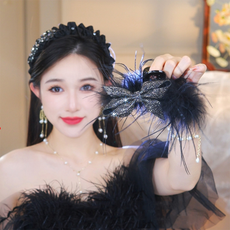 超仙羽毛抓夹高级感鸵鸟毛发夹女后脑勺发卡气质毛绒鲨鱼夹子