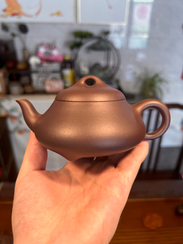 汉棠石瓢。原矿老紫泥。190毫升。9孔出水