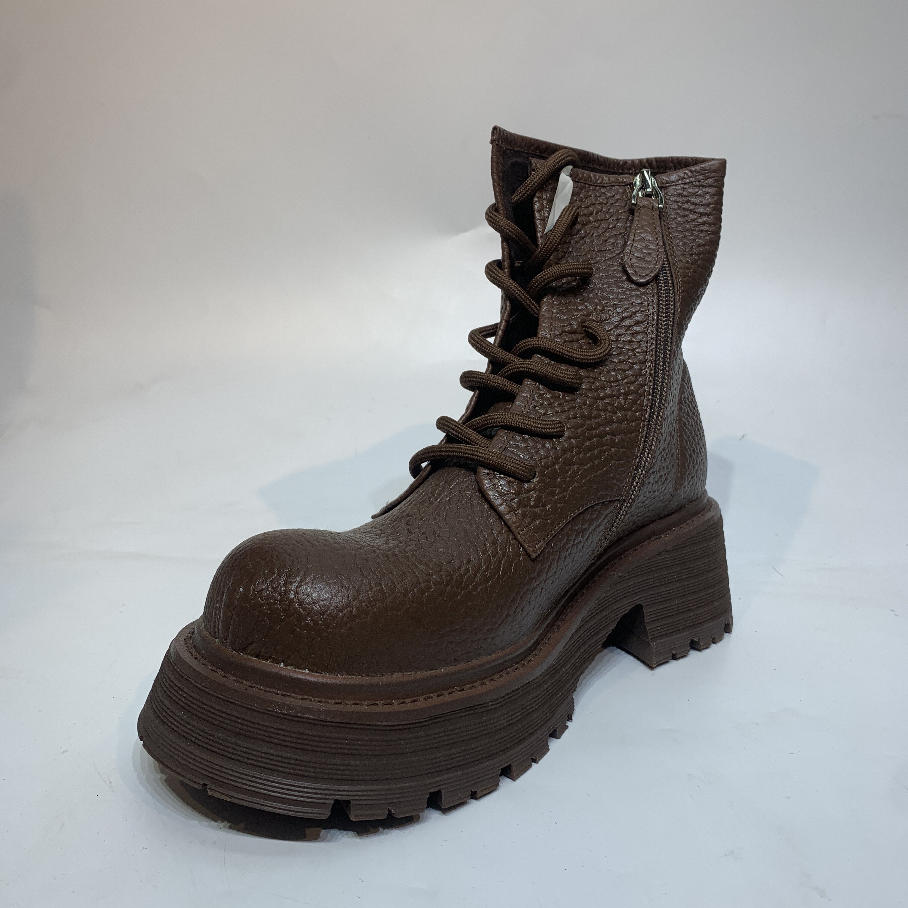 货号1450一双38码单鞋【帮面牛皮 内里羊皮 跟高3cm】品牌女鞋