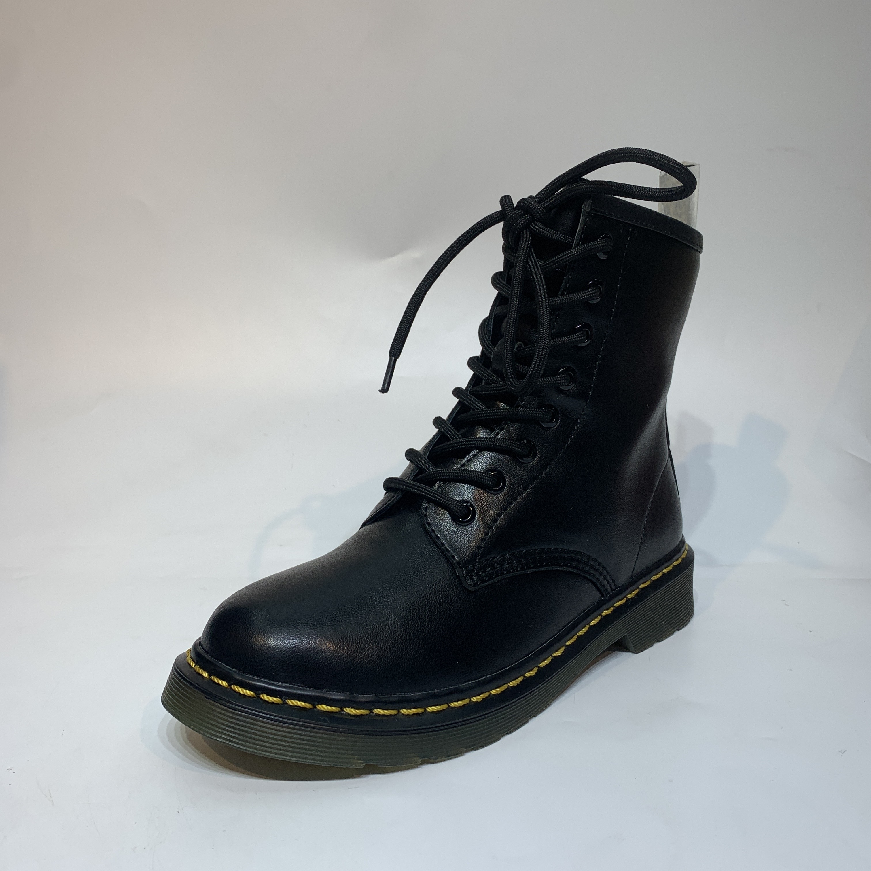 货号1227一双38码单鞋【帮面牛皮 内里羊皮 跟高3cm】品牌女鞋