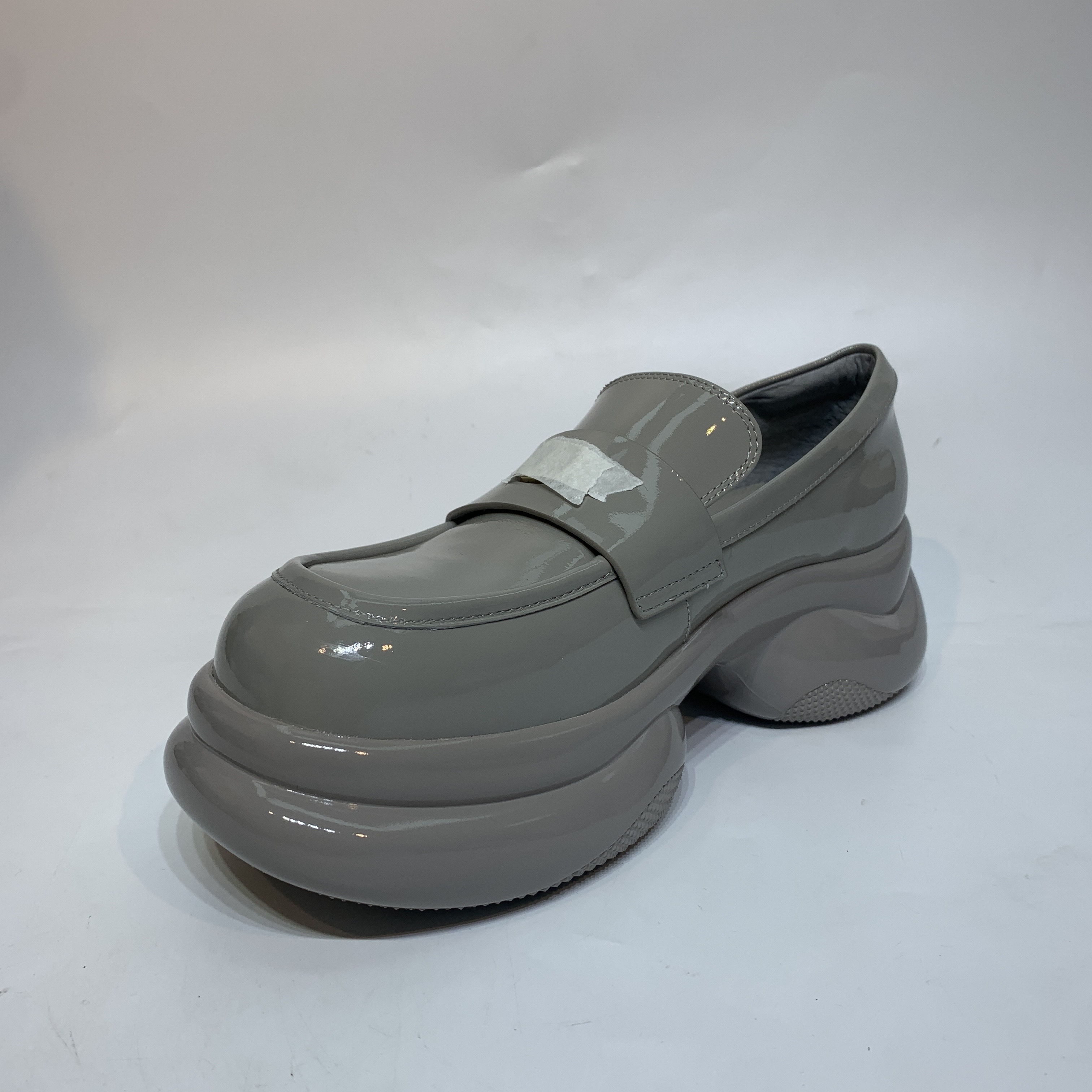 货号1299一双39码单鞋【帮面牛皮 内里羊皮 跟高3cm】品牌女鞋