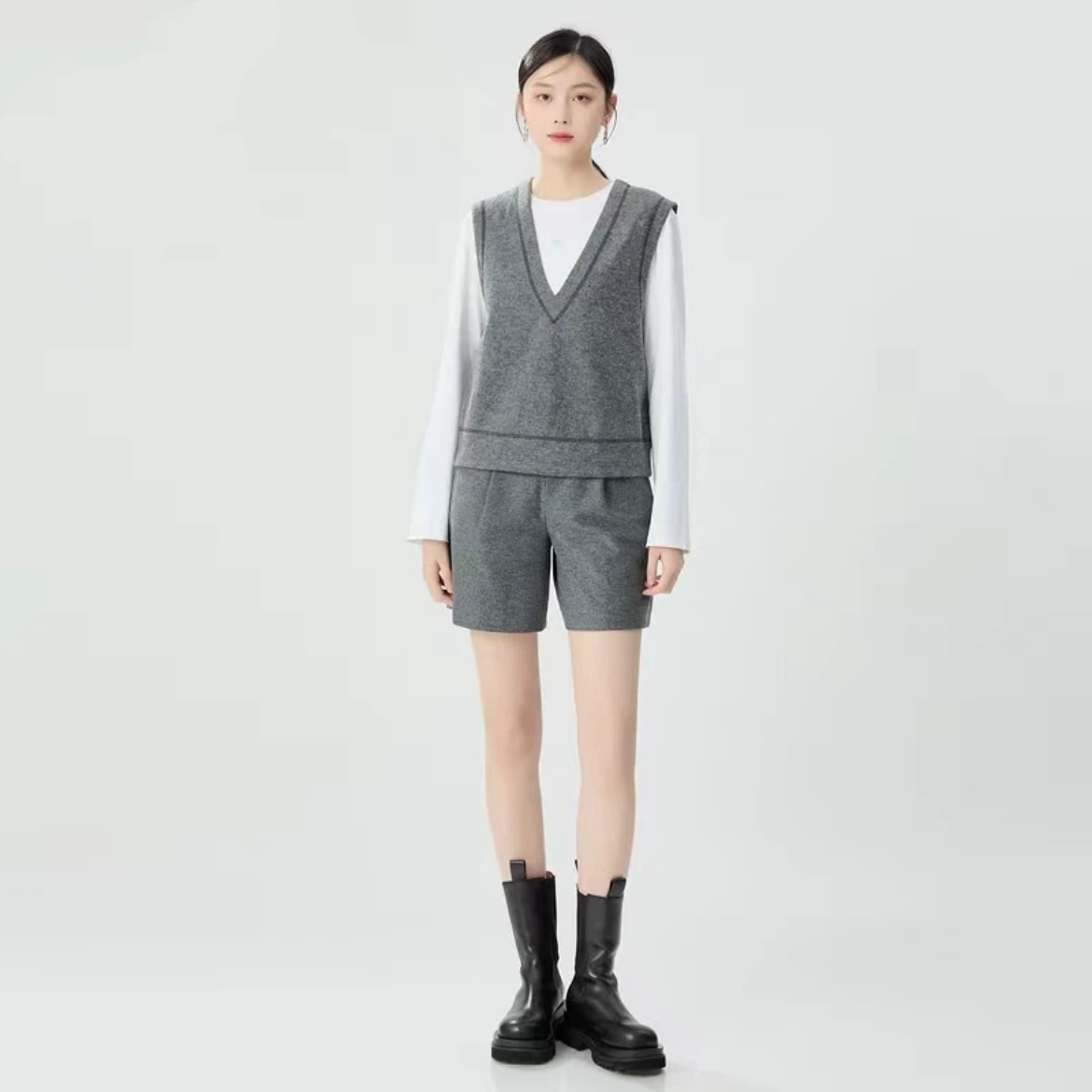 秋冬新款格雷系时尚百 搭针织马甲背心造型女1301066