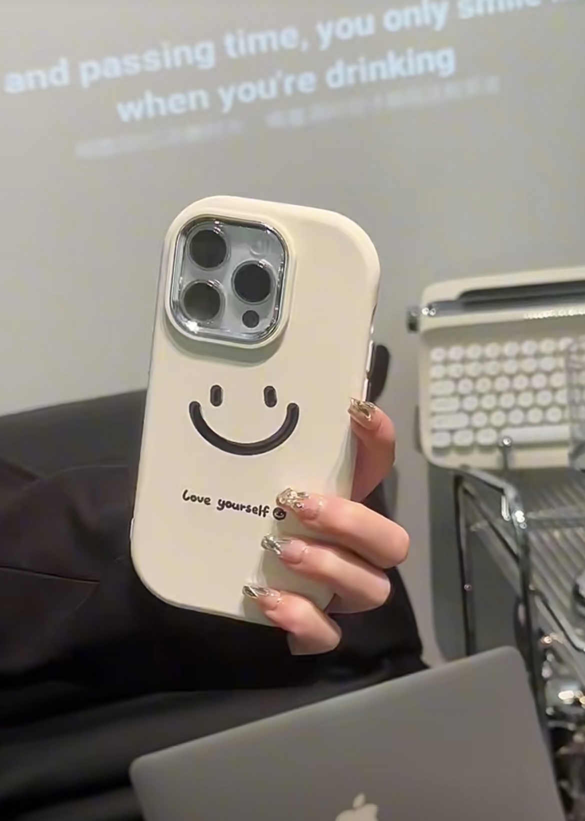 简约笑脸苹果15Promax手机壳14plus/13Pro软壳xsmax防摔大孔xr/11