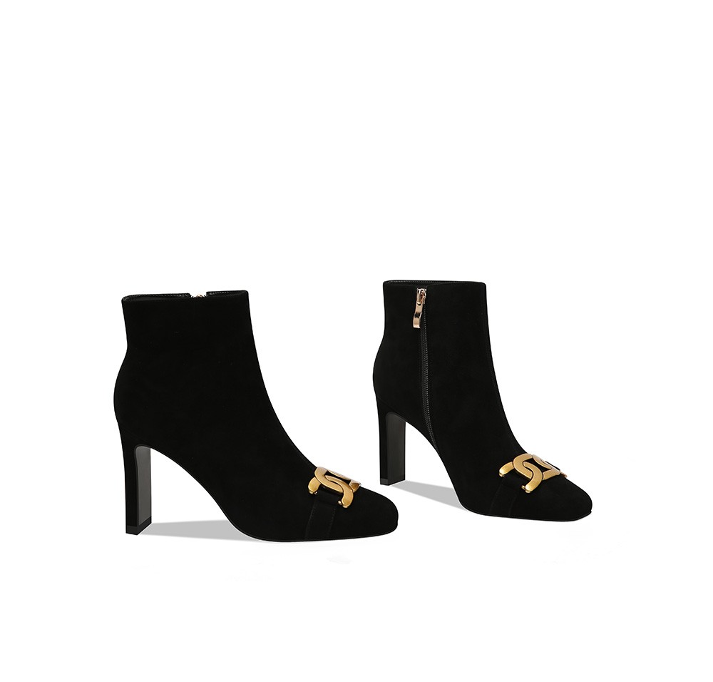 黑色粗跟短靴女2025年冬季新款真皮尖头高跟鞋百搭加绒靴子