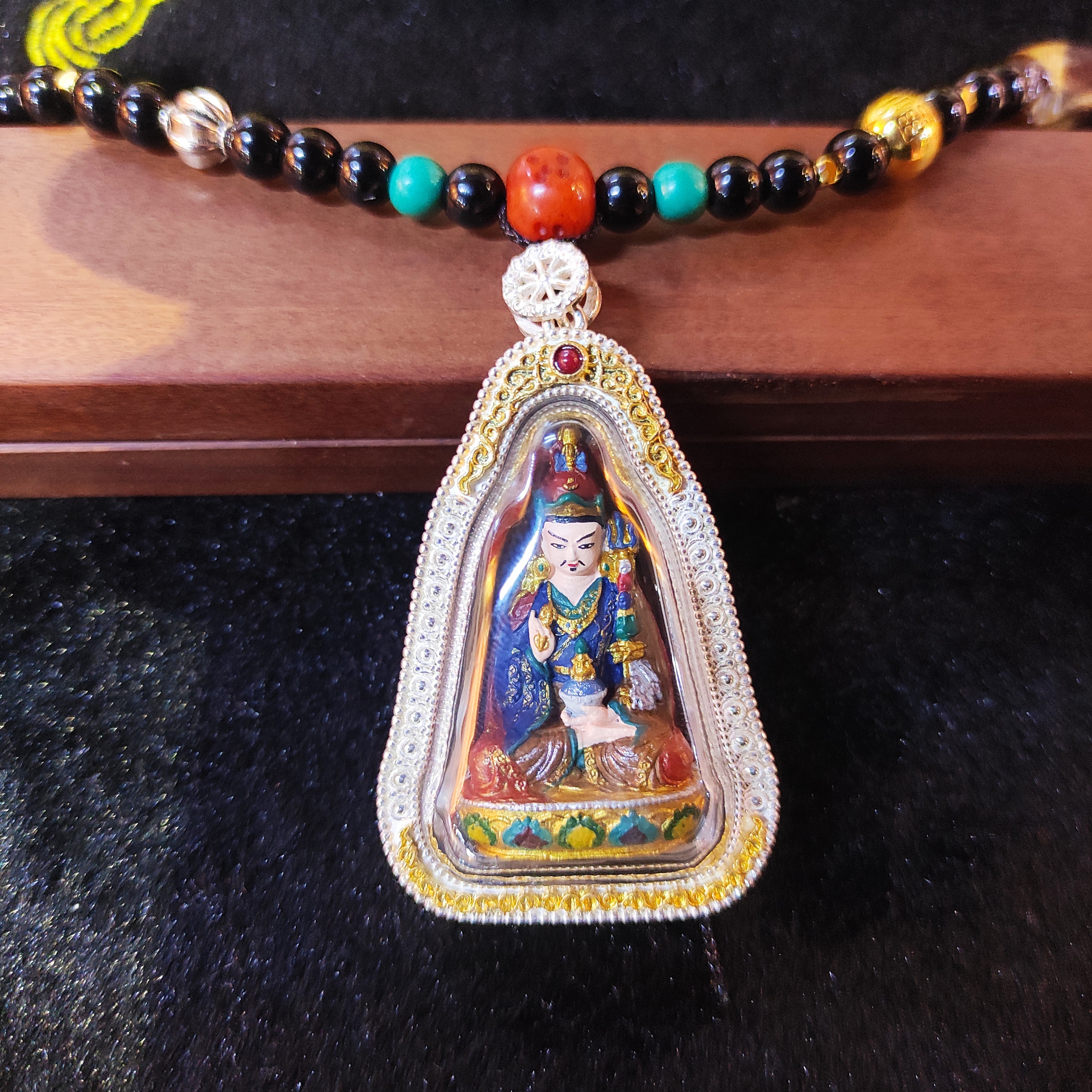 手绘立体莲花生大士擦擦 外包银壳亚克力盒子有绳礼盒发