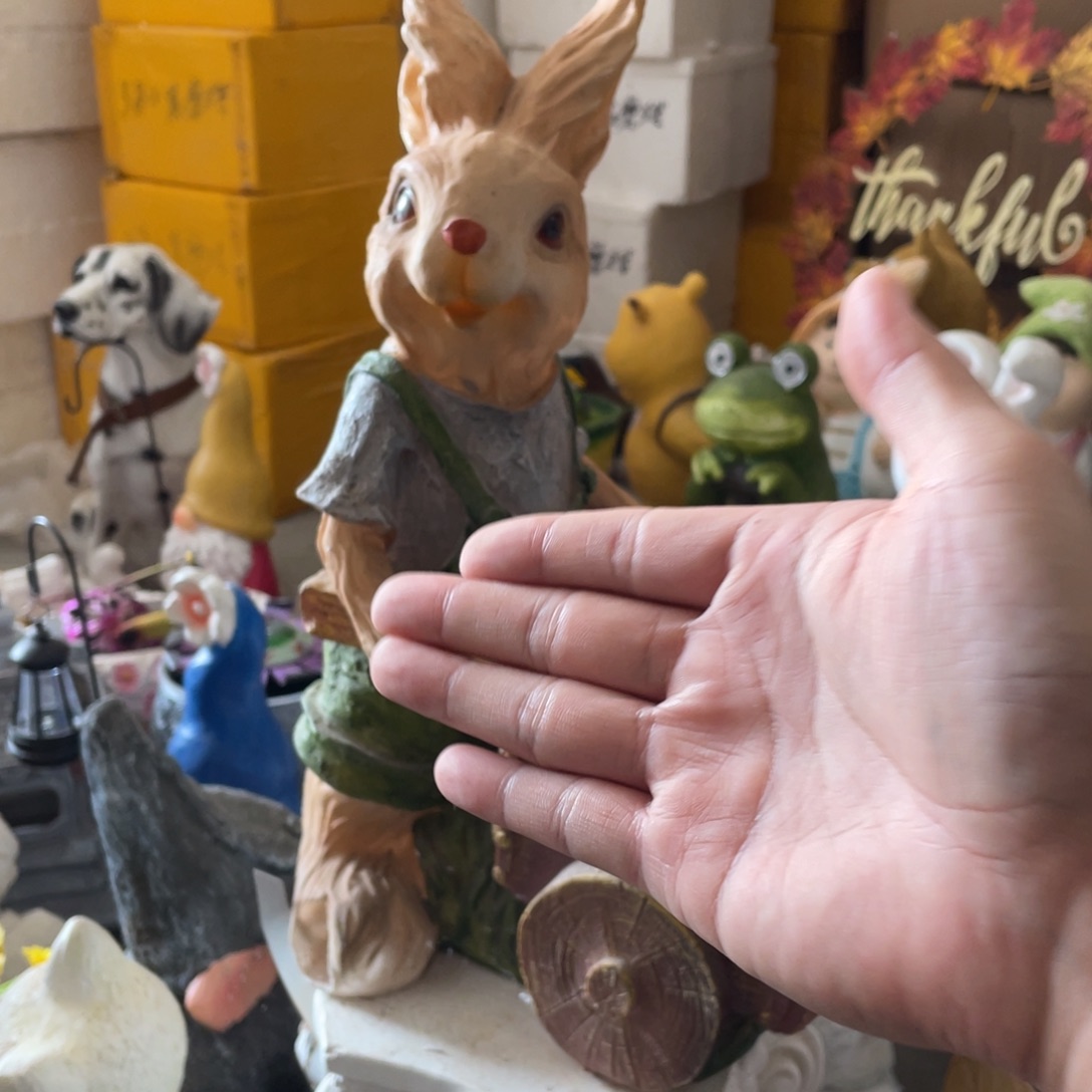 【闪购商品】树脂老款推车兔盆