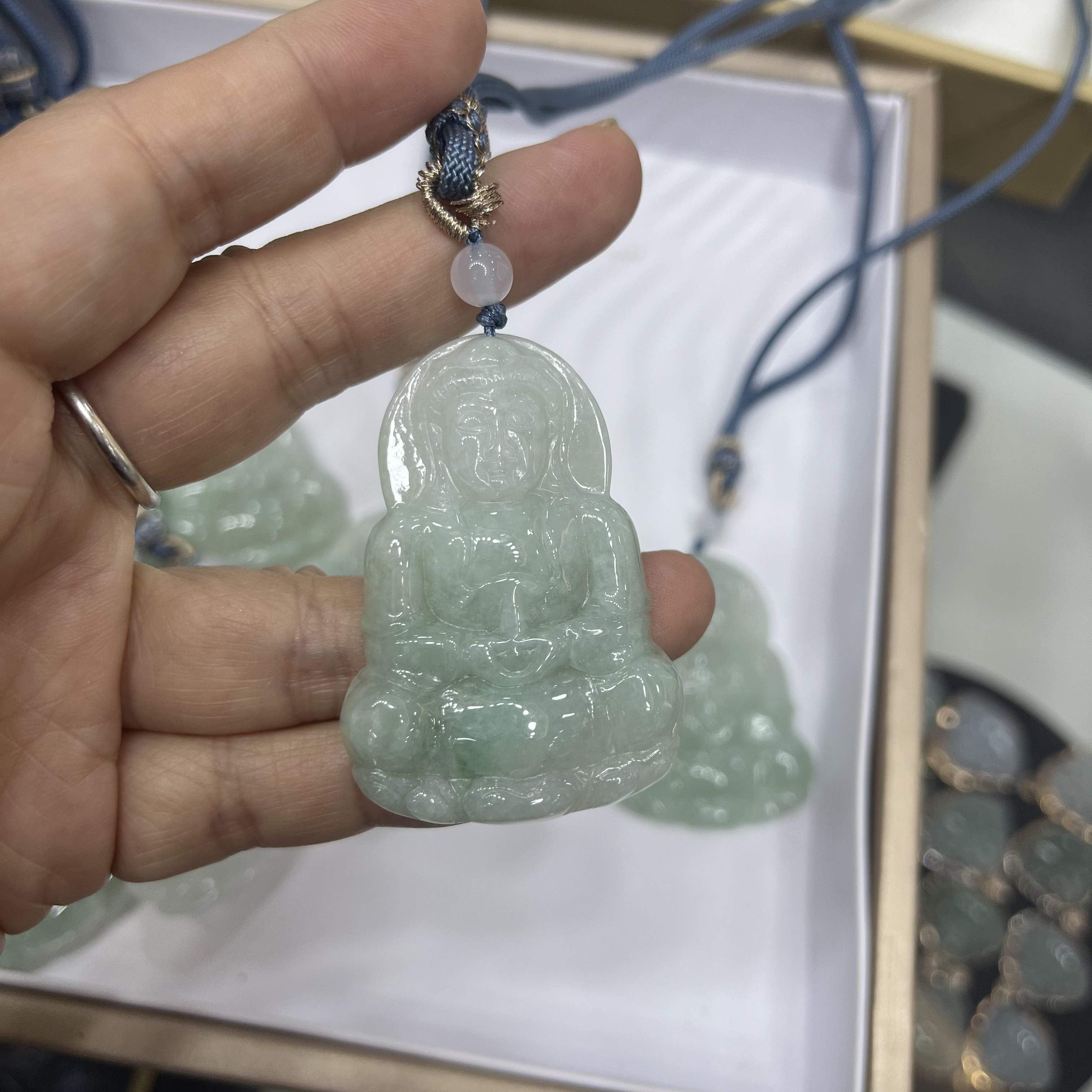 天然翡翠A货观音，多样性发其一