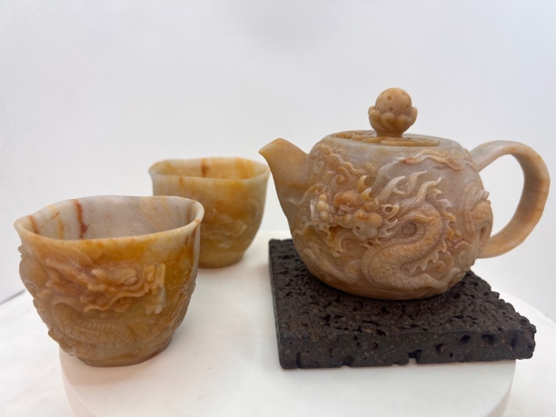 龙壶套件一壶二杯冰碛玉