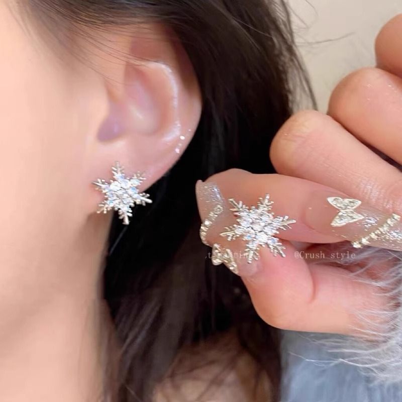 新款耳环秋冬雪花ins耳钉气质设计2023轻奢高级小众耳饰