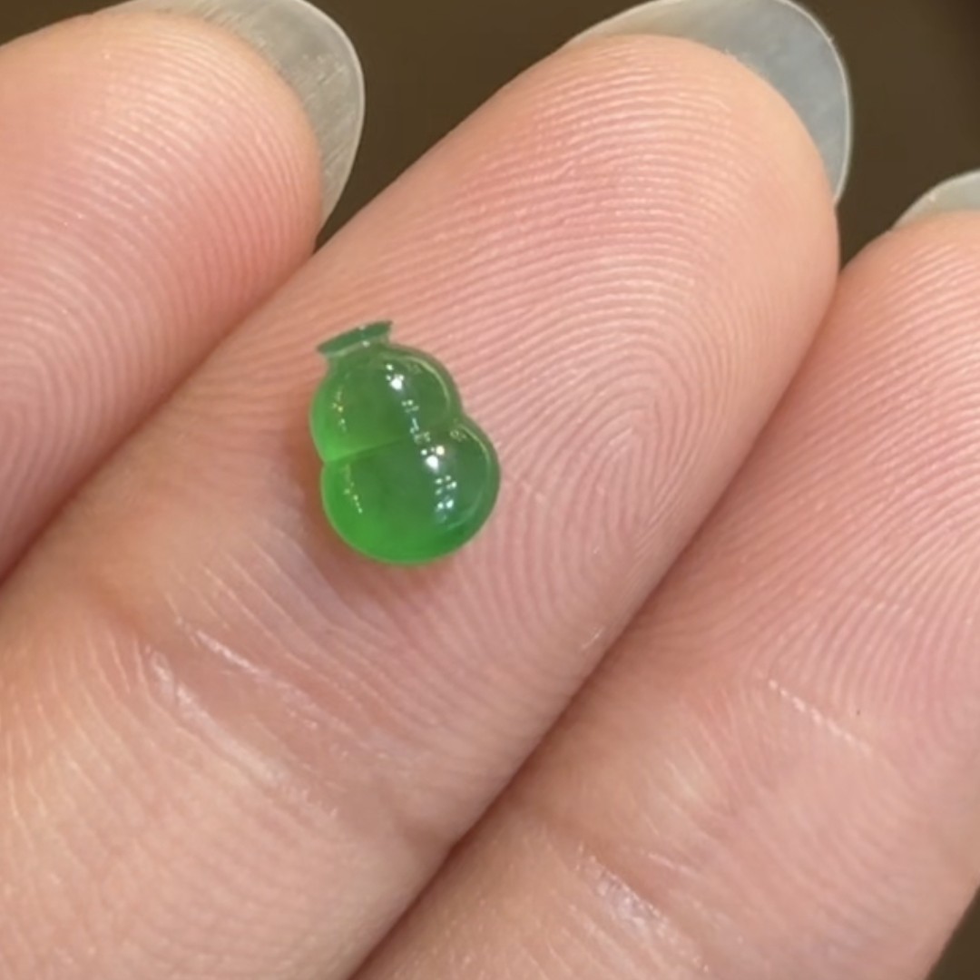 冰种阳绿缅甸翡翠葫芦