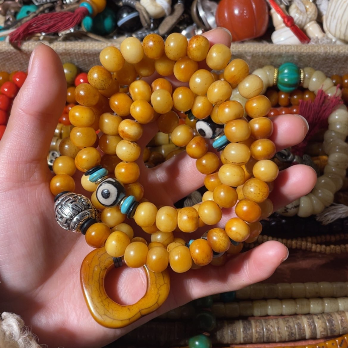 【闪购商品】手串核雕明*！