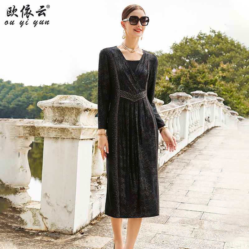 31336中年妈妈气质连衣裙收腰大码减龄洋气显瘦过膝裙子秋装新款