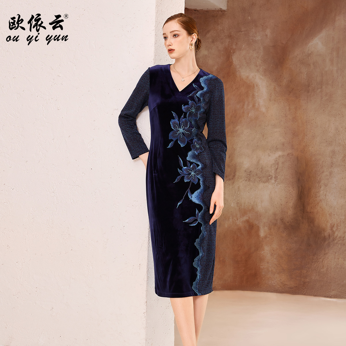 38892中年妈妈洋气连衣裙秋装2024新款时尚显瘦大码修身裙子遮肉