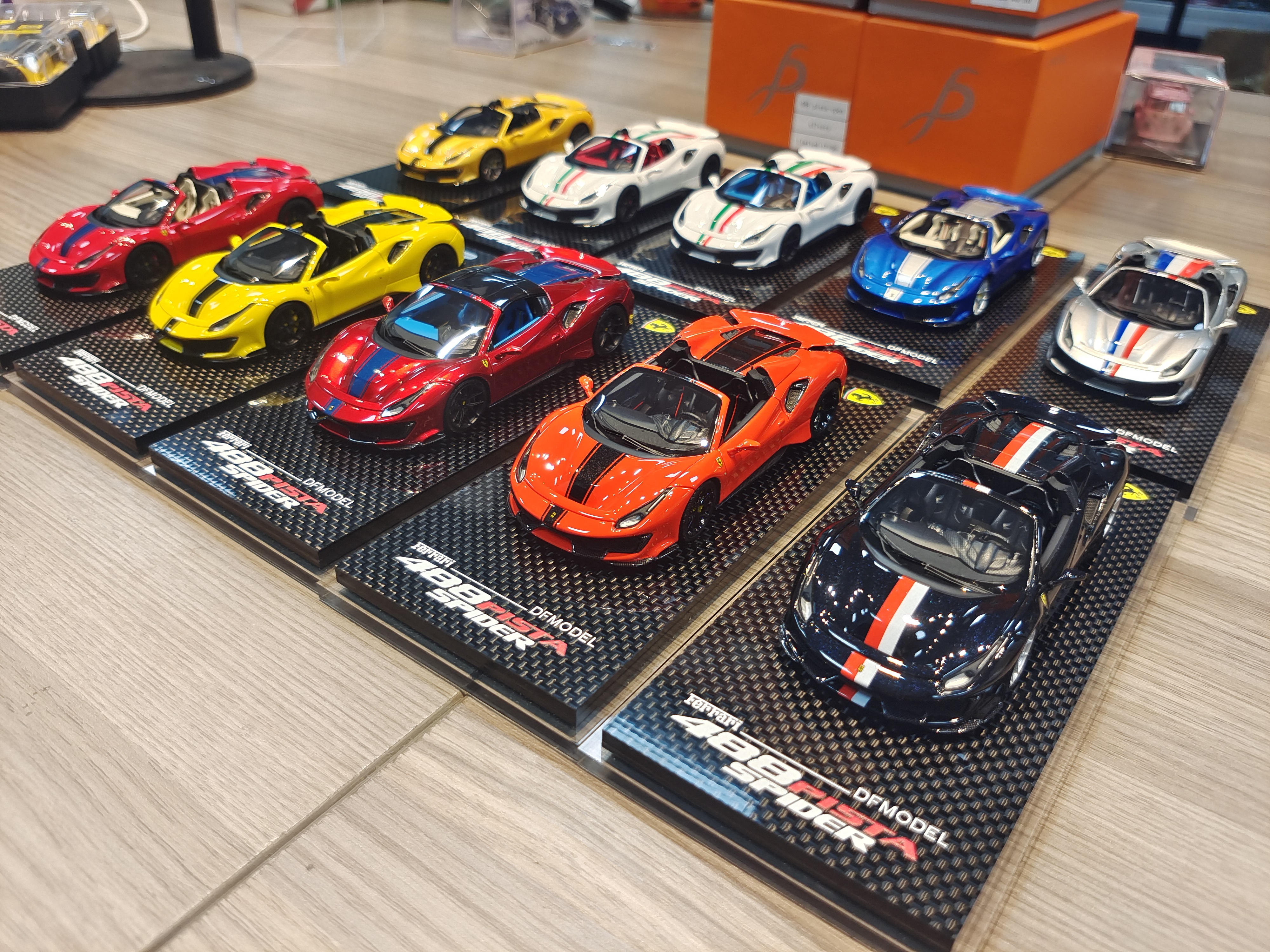 DF 法拉利 488 pista  1/43比例汽车模型
