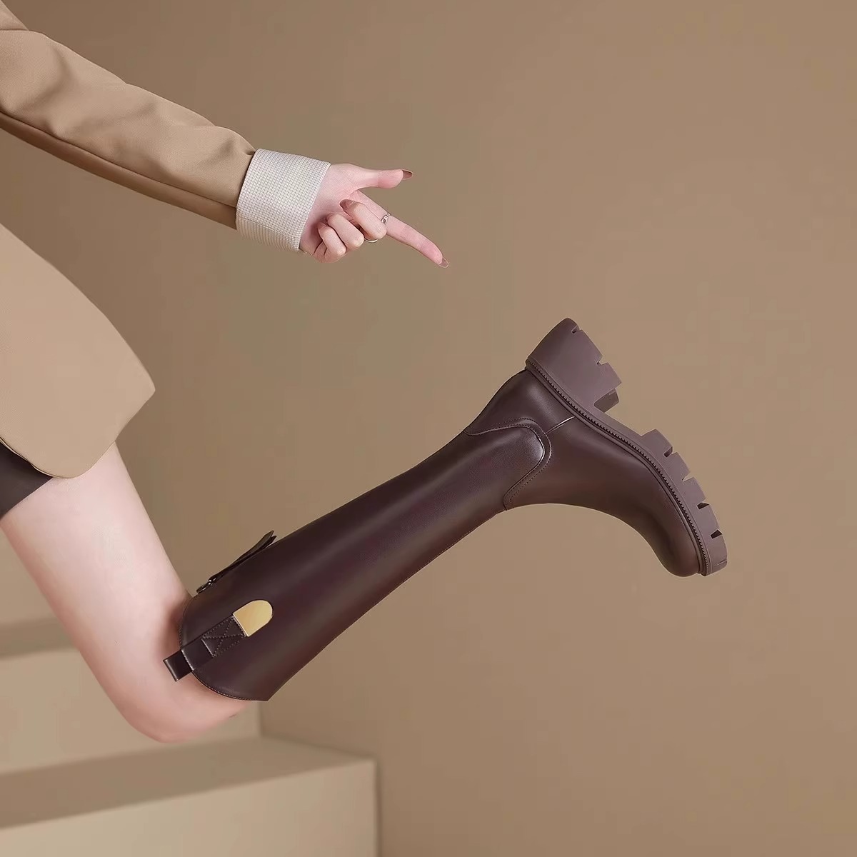 红蜻蜓牌真皮V口长筒靴女2023秋冬新款厚底高筒靴马丁长靴加绒粗