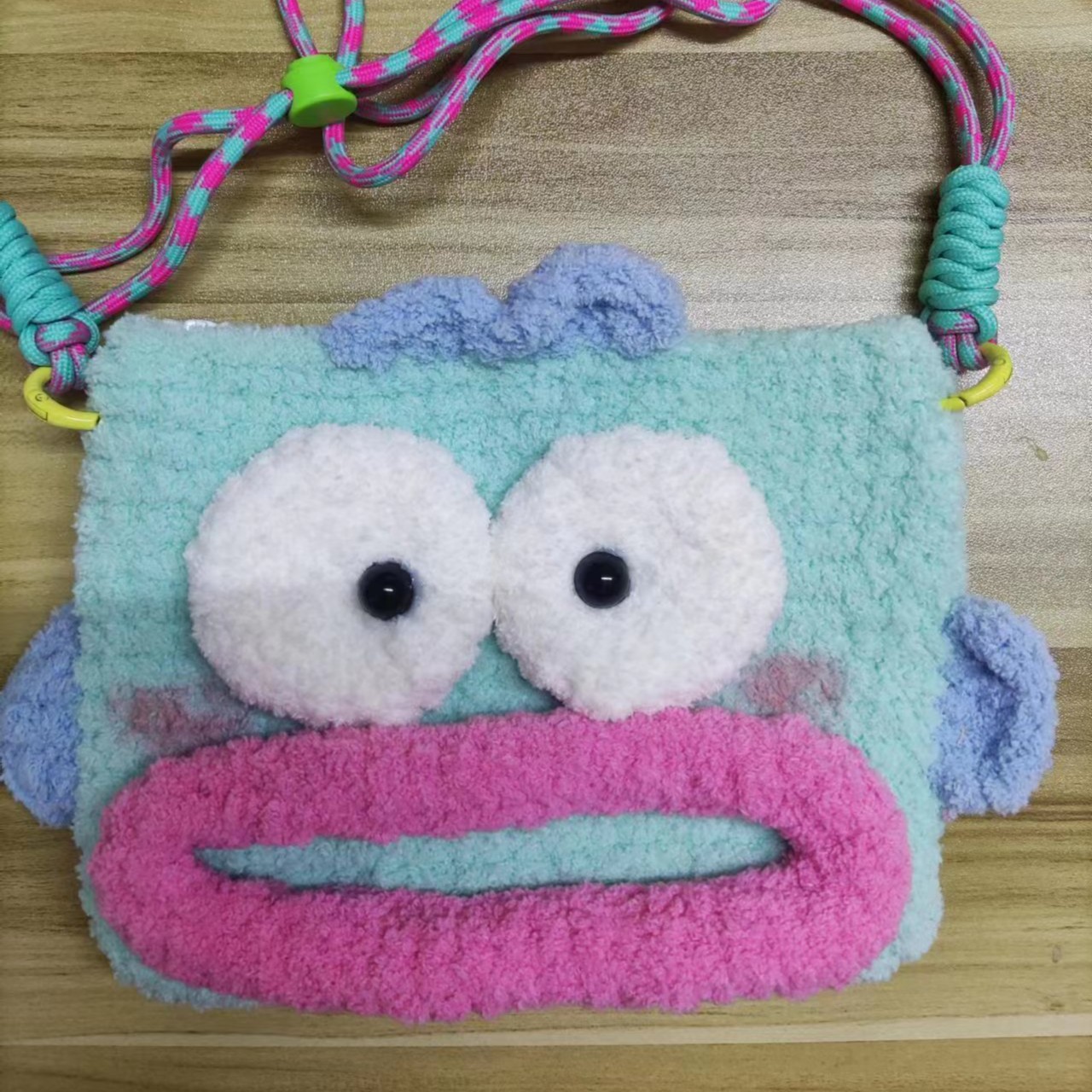 手工毛线钩织diy小丑鱼汉顿系列斜挎包手机包耳机包卡包成品卡通