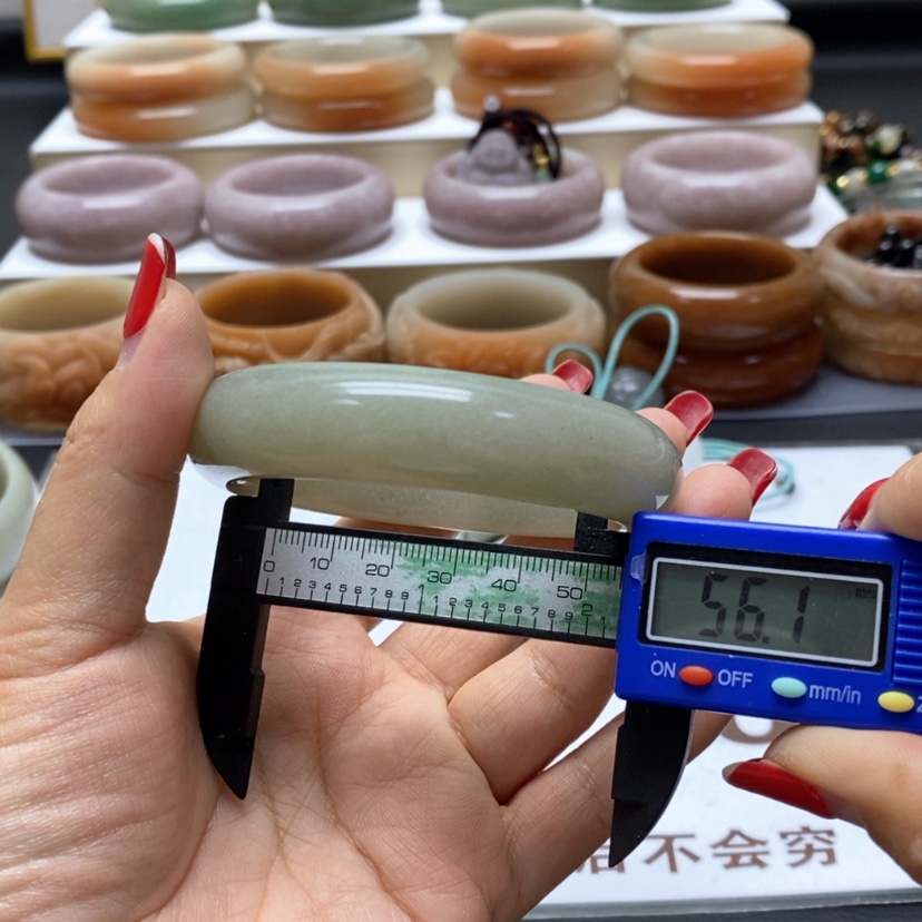 【闪购商品】石英质玉手镯未镶嵌