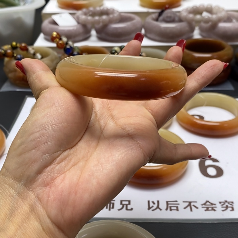 【闪购商品】石英质玉手镯未镶嵌林****饰
