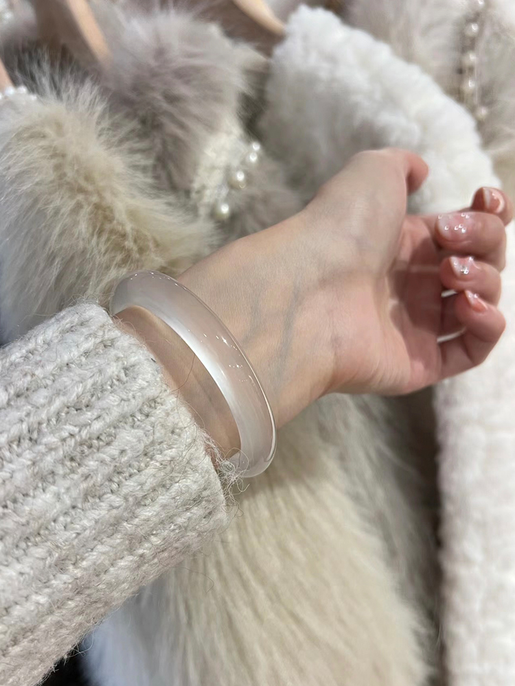 毕业级天然马料玻璃底白月光天然玛瑙玉髓白冰手镯多样性发其一