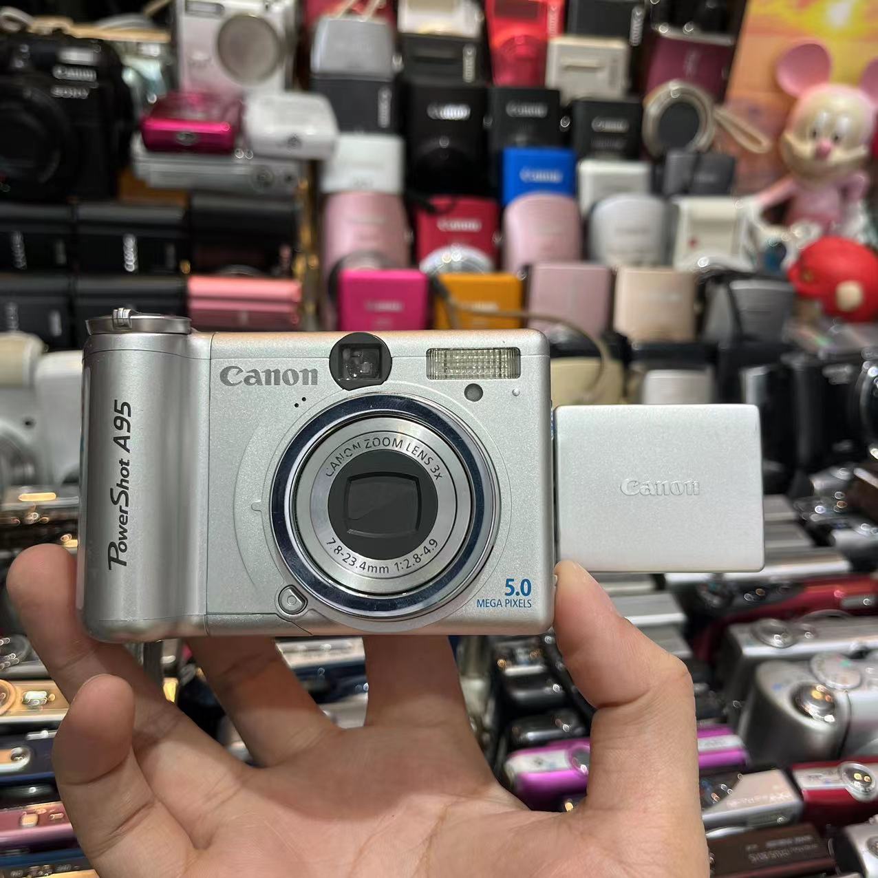 留下数码 佳X能A95 翻屏自拍数码相机 只配内存卡