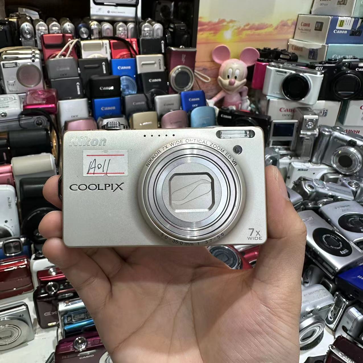 留下数码 尼x康s6000 屏幕瑕疵出片不影响 配件齐全