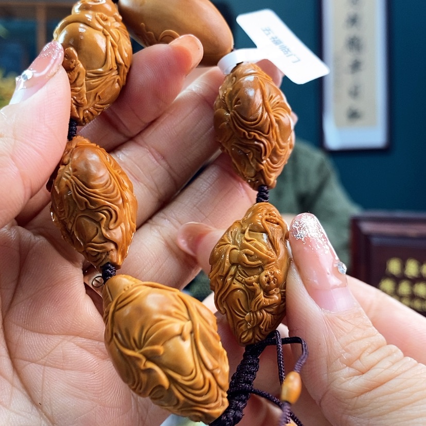 【闪购商品】橄榄核核雕巨**！