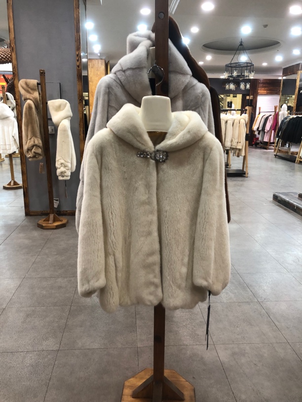女款短款小碗珍珠白时尚百搭显瘦休闲连帽