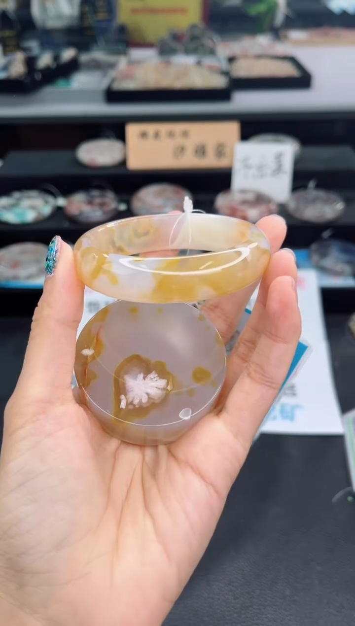 【闪购商品】石英质玉手镯未镶嵌56圈口（赠品镯心）3411718