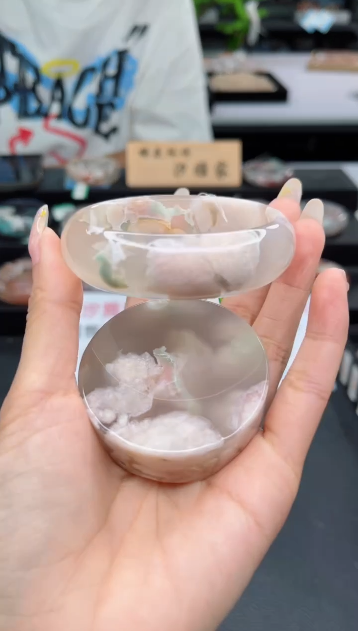 【闪购商品】石英质玉手镯未镶嵌58圈口（赠品镯心）6425075