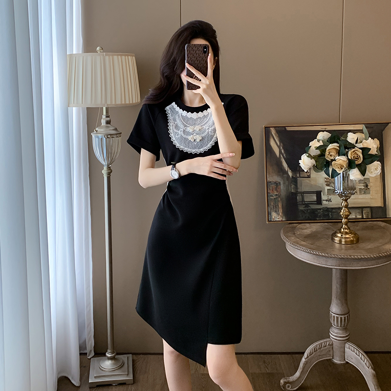 法式时尚设计感拼接连衣裙女2024年夏季新款气质显瘦不规则小黑裙